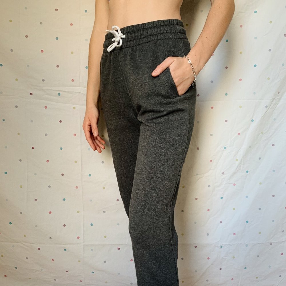 gray sweatpants